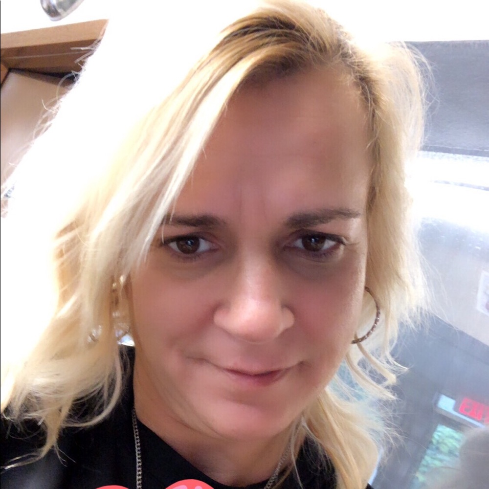 Meet your Posher, Julie